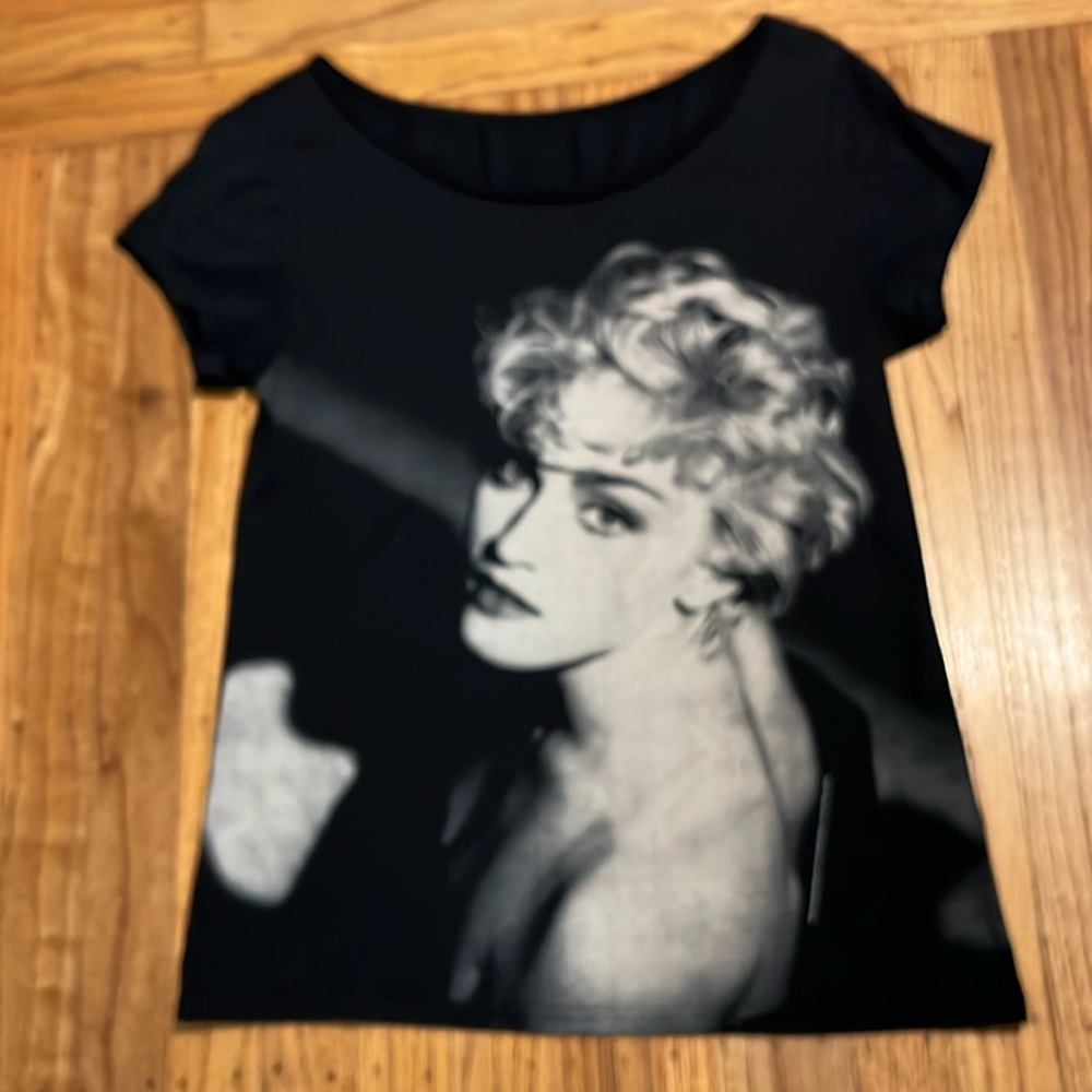 very special pattern tee